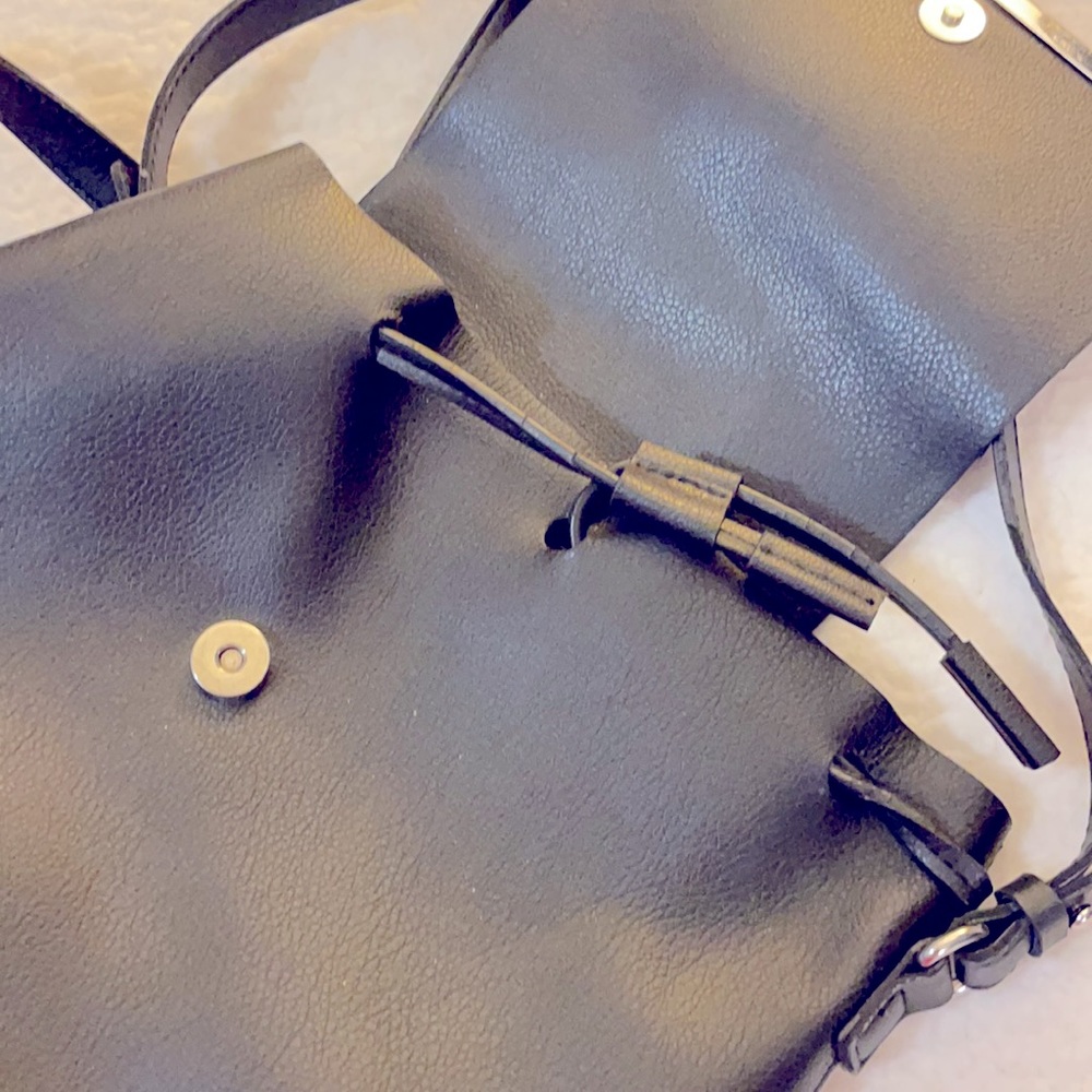 🌸💟 FINAL SALE 💟🌸 Zara Black Faux Leather Backpack - Picture 5 of 8